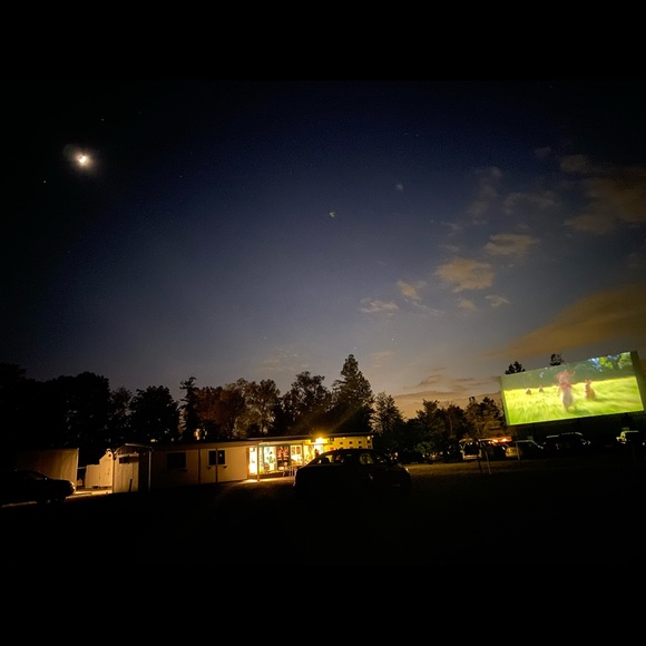 Meet your Posher, Jessica - Picture 1 of 1